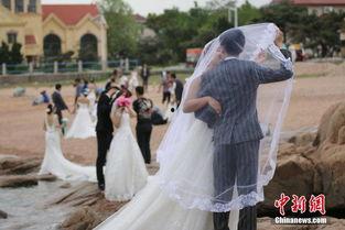 吃瓜青岛新娘结婚,吃瓜群众见证甜蜜瞬间