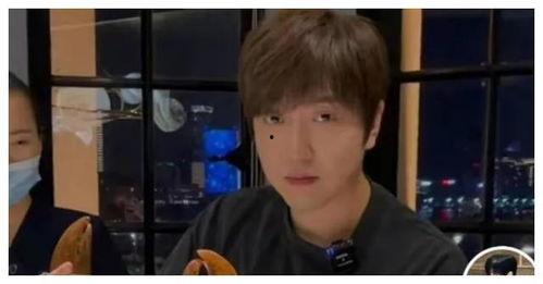 白冰网红实际身份,她是如何走红网络的？