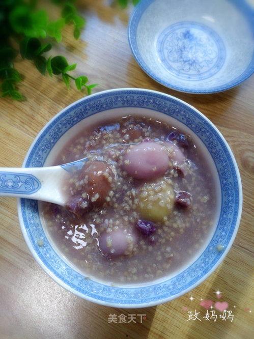 西安头条小米紫薯粥图片,西安街头新晋网红美食，营养美味引食客排队品尝